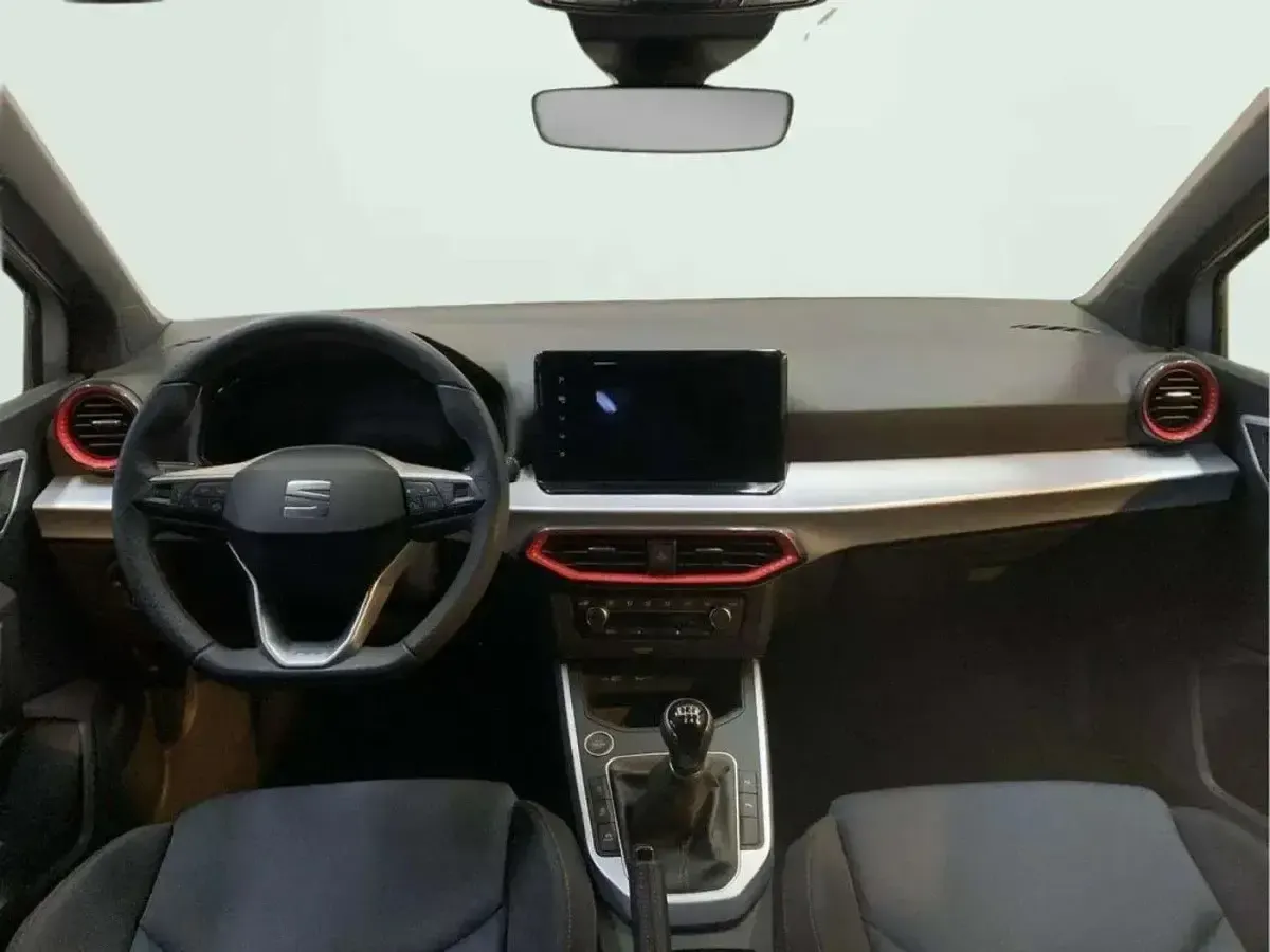 Usado Seat Arona FR 116 CV (85 kW) 2024 Gris SUV