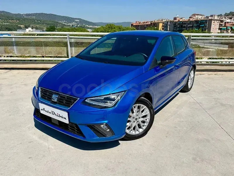 Usado Seat Ibiza FR 115 CV (84 kW) 2025 Azul Utilitario