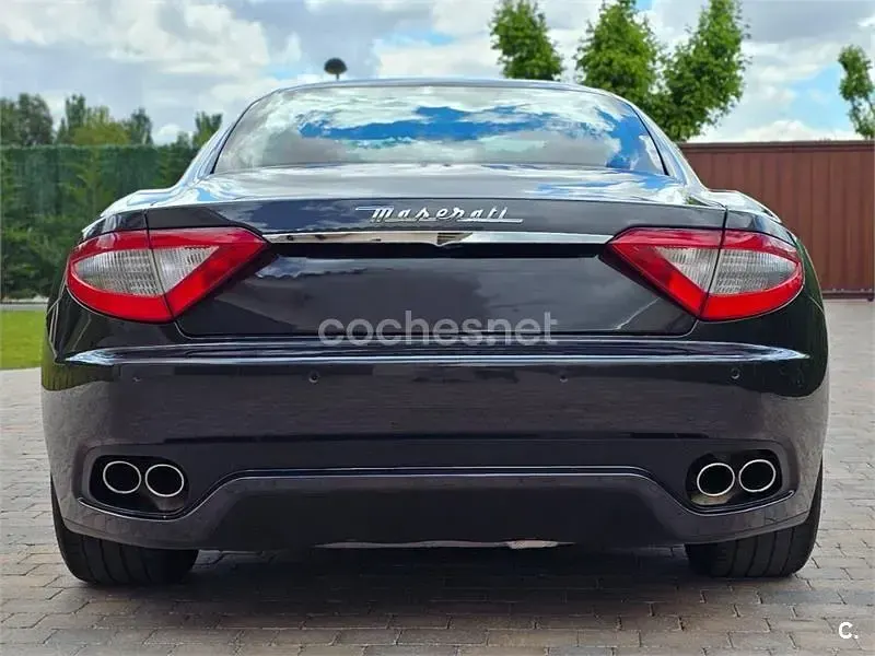 Usado Maserati Granturismo 405 CV (297 kW) 2010 Gris / plata Coupe