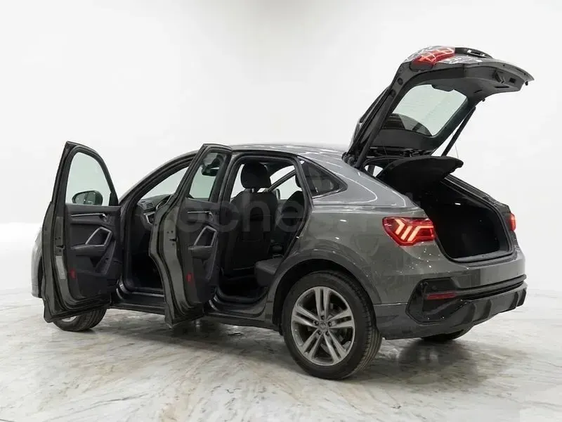 Usado Audi Q3 Sportback Advanced 245 CV (180 kW) 2022 Gris / plata SUV