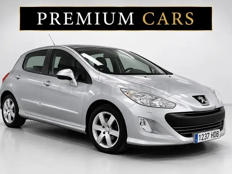 Usado Peugeot 308 Access 112 CV (82 kW) 2011 Gris / plata Berlina