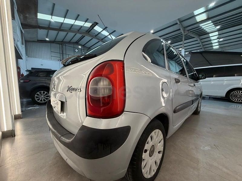 Usado Citroën Xsara Picasso Exclusive 110 CV (80 kW) 2010 Gris / plata Monovolumen