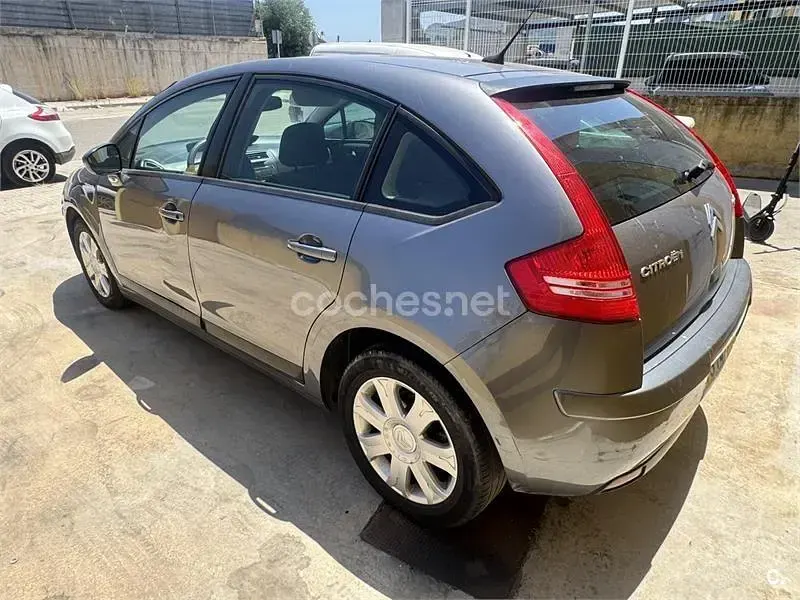 Usado Citroën C4 90 CV (66 kW) 2010 Gris / plata Berlina