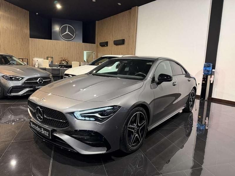 Usado Mercedes CLA220 190 CV (139 kW) 2025 Gris Berlina
