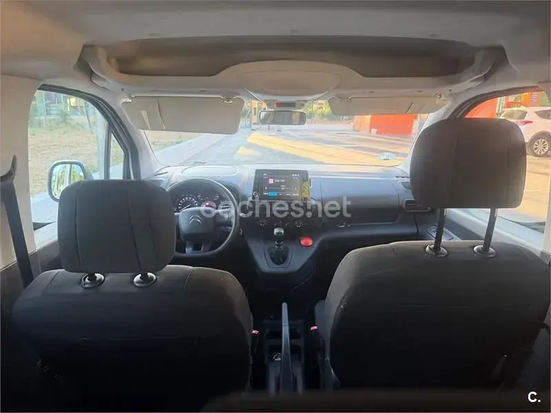 Usado Citroën Berlingo Feel 102 CV (75 kW) 2022 Blanco Monovolumen