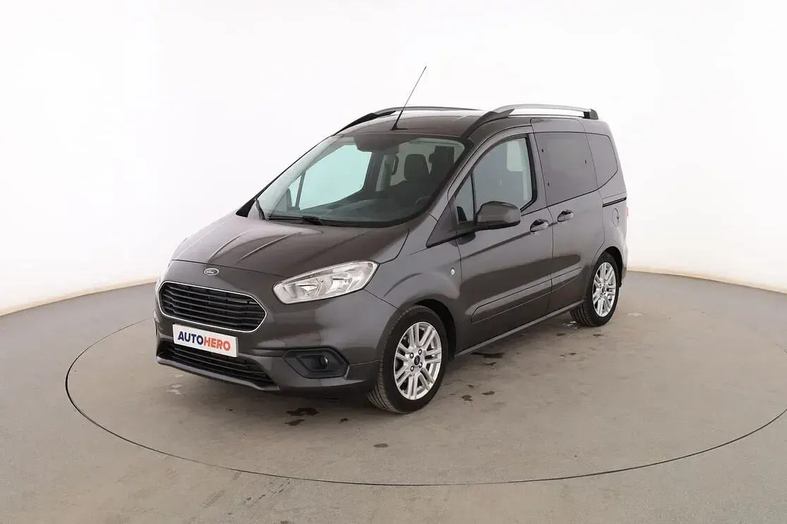 Usado Ford Tourneo Courier Titanium 100 CV (73 kW) 2019 Monovolumen