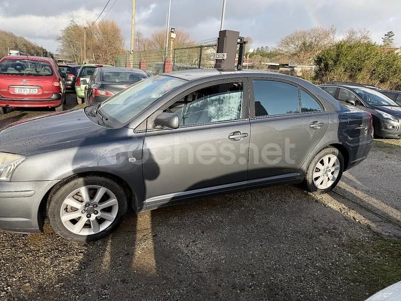 Usado Toyota Avensis Sol 116 CV (85 kW) 2005 Gris / plata Berlina