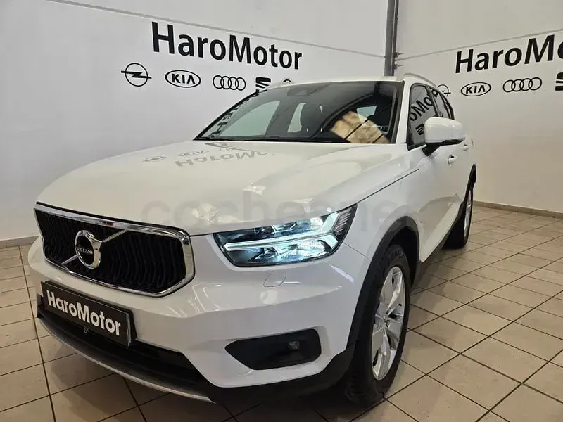 Käytetty Volvo XC40 Business Edition 163 HP (119 kW) 2019 Valkoinen Katumaasturi