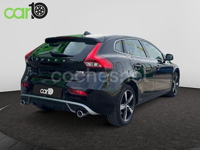 Usado Volvo V40 R-Design Momentum 120 CV (88 kW) 2019 Negro Berlina