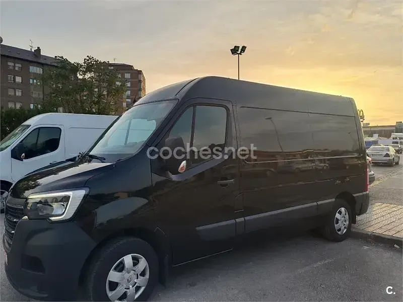 Usado Renault Master 145 CV (106 kW) 2012 Negro Pickup/Camioneta