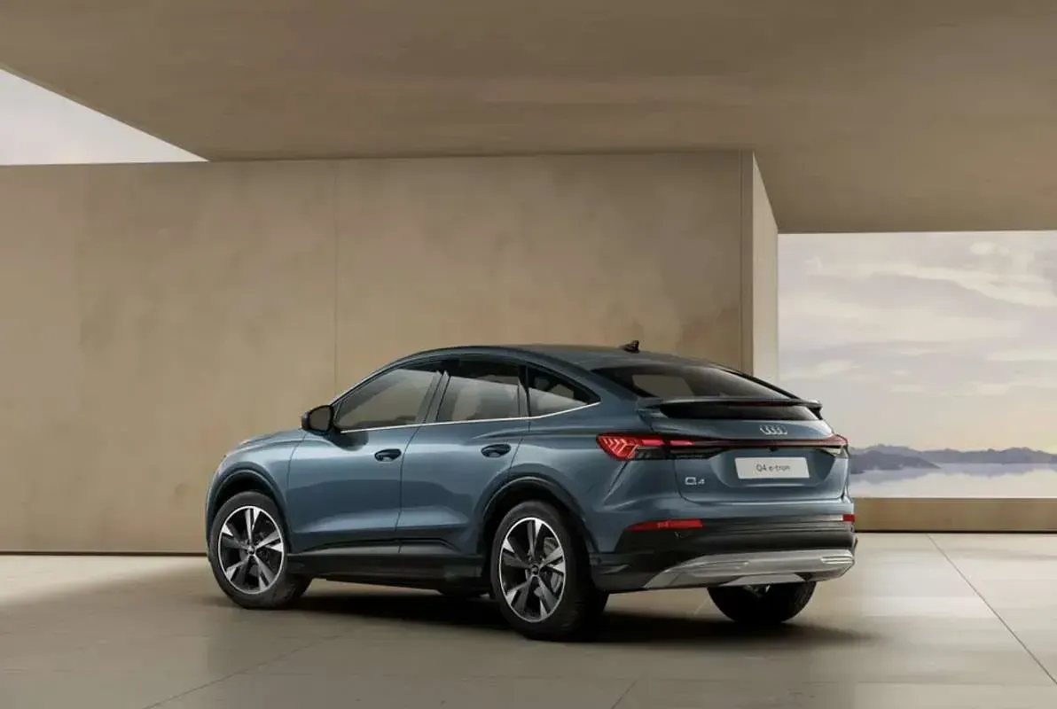 Nuevo Audi Q4 Sportback e-tron Advanced Plus 210 kW (286 CV) 2026 Azul SUV