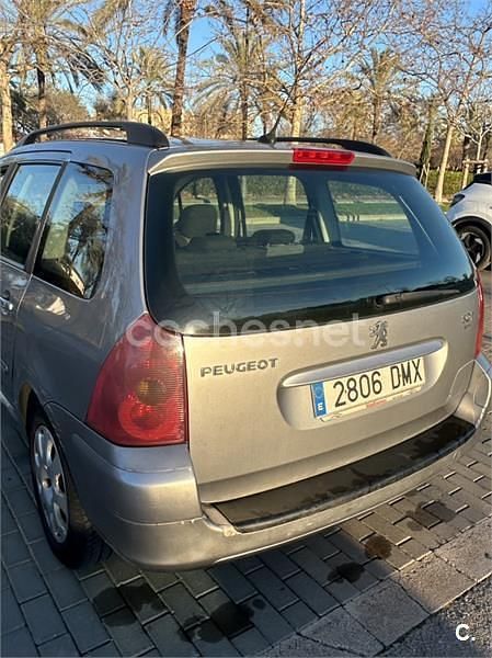 Usado Peugeot 307 90 CV (66 kW) 2005 Gris / plata Familiar