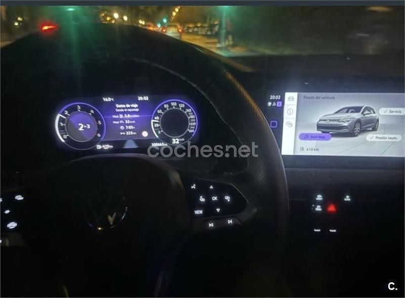 Usado VW Golf VIII Life 115 CV (84 kW) 2021 Gris / plata Berlina