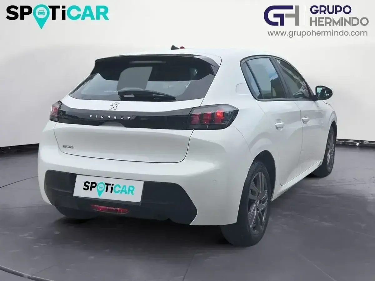 Usado Peugeot 208 Active 100 CV (73 kW) 2021 Blanco Utilitario