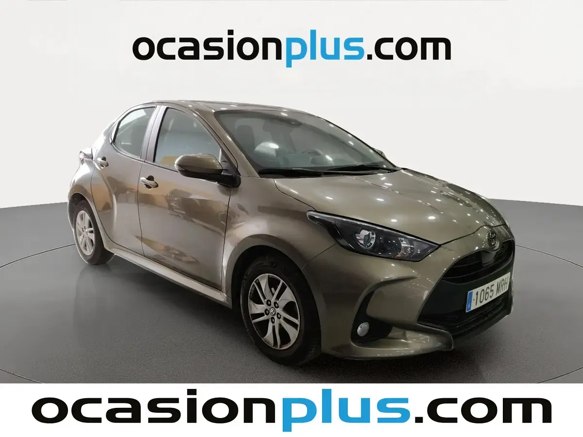 Usado Toyota Yaris Edition 125 CV (91 kW) 2024 Marrón Utilitario