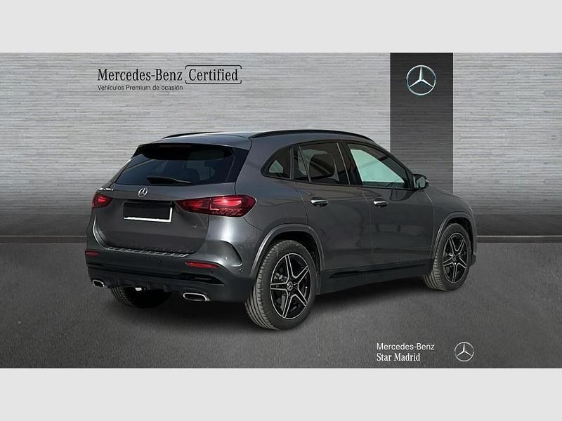 Usado Mercedes GLA200 AMG line 150 CV (110 kW) 2025 Gris SUV