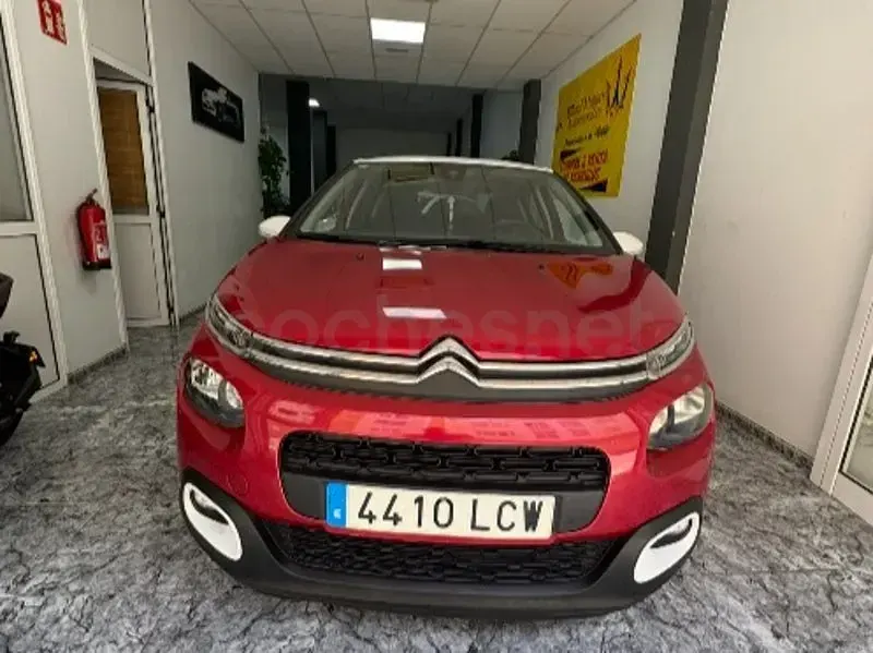 Usado Citroën C3 Feel 82 CV (60 kW) 2019 Rojo Utilitario