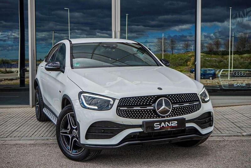 Usado Mercedes GLC300e 320 CV (235 kW) 2023 Blanco Coupe