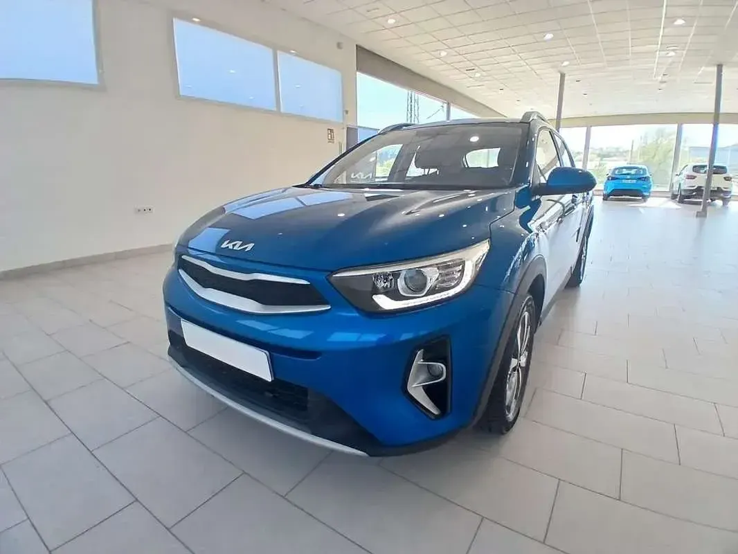 Usado Kia Stonic 84 CV (61 kW) 2022 Azul SUV
