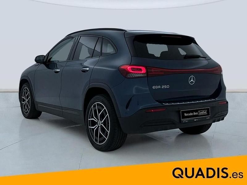 Usado Mercedes EQA250 139 kW (190 CV) 2021 Azul SUV