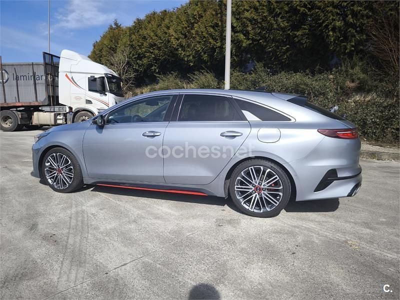 Usado Kia ProCeed GT 204 CV (150 kW) 2021 Gris / plata Familiar