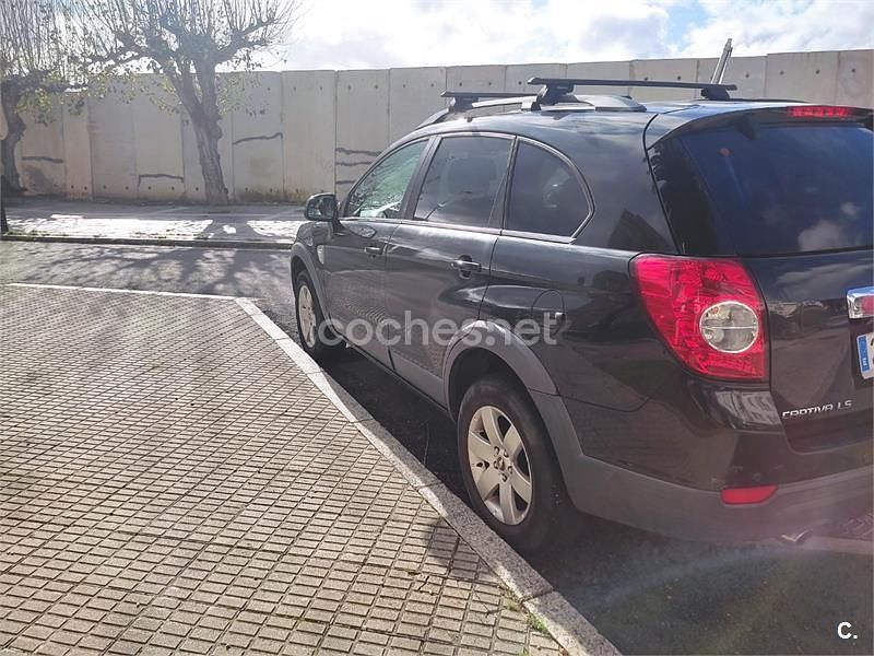 Negro Usado 2010 Chevrolet Captiva LS SUV | 6350 € (Precio justo) - Imagen 1/4