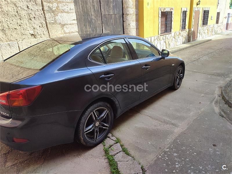 Usado Lexus IS220d President Line 177 CV (130 kW) 2008 Negro Berlina
