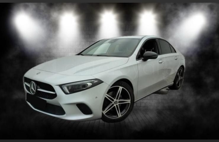 Plata Usado 2020 Mercedes A200 Advantage Berlina | 26.900 € (Precio justo) - Imagen 1/1