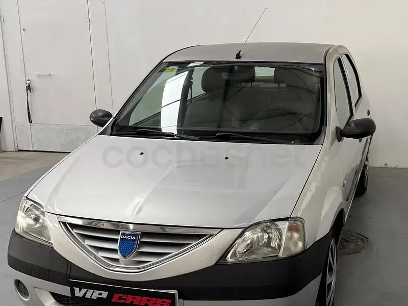 Usado Dacia Logan Ambiance 70 CV (51 kW) 2007 Gris / plata Berlina