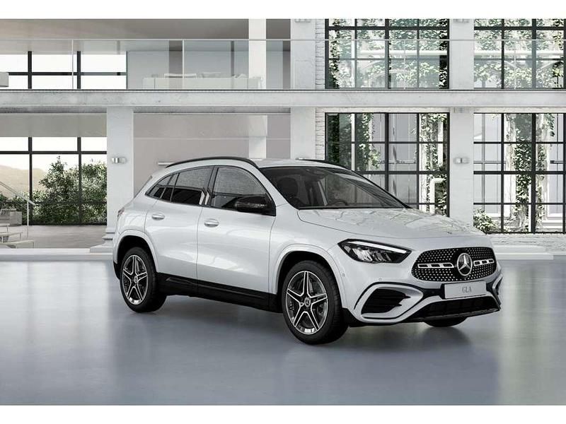Usado Mercedes GLA200 AMG line 151 CV (111 kW) 2024 Blanco SUV