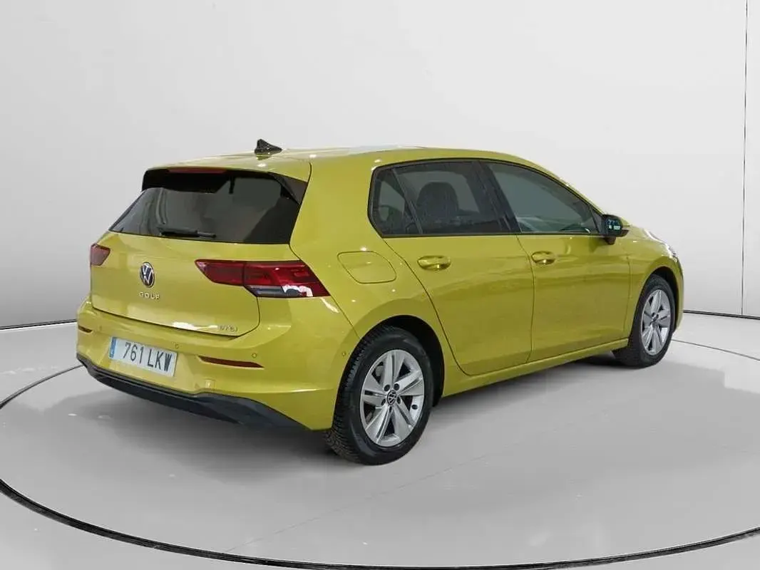 Usado VW Golf VII Life 150 CV (110 kW) 2020 Amarillo Utilitario