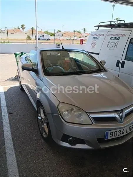 Usado Opel Tigra Edition 90 CV (66 kW) 2005 Gris / plata Descapotable
