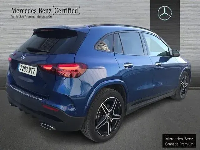 Usado Mercedes GLA200 150 CV (110 kW) 2024 Azul espectral SUV