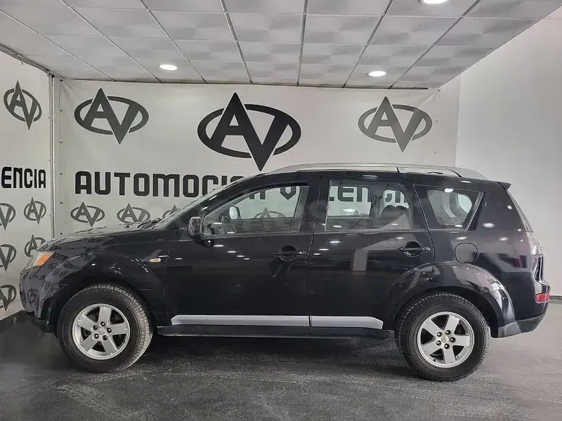 Usado Mitsubishi Outlander Intense 140 CV (102 kW) 2008 Negro SUV