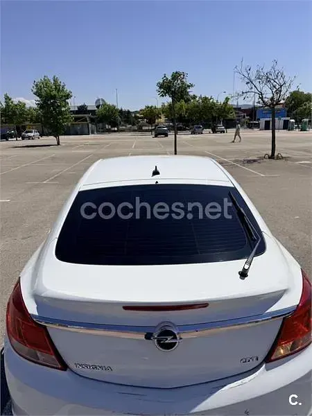 Usado Opel Insignia Edition 130 CV (95 kW) 2010 Blanco Berlina
