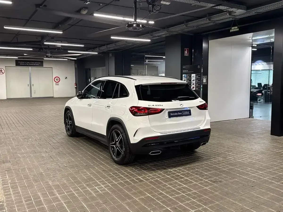 Usado Mercedes GLA200 150 CV (110 kW) 2022 Blanco SUV