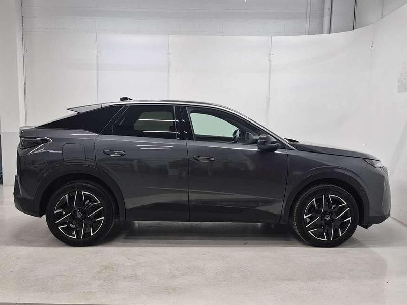 Usado Peugeot 3008 Allure 145 CV (106 kW) 2025 Gris SUV
