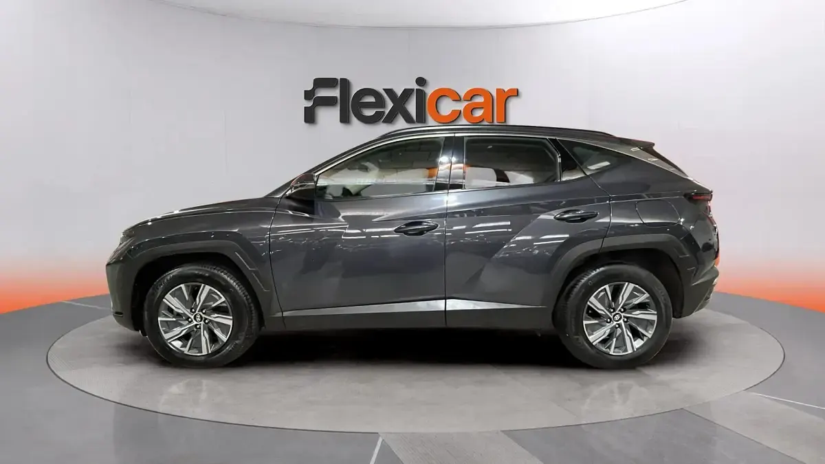 Usado Hyundai Tucson 136 CV (100 kW) 2022 Gris SUV
