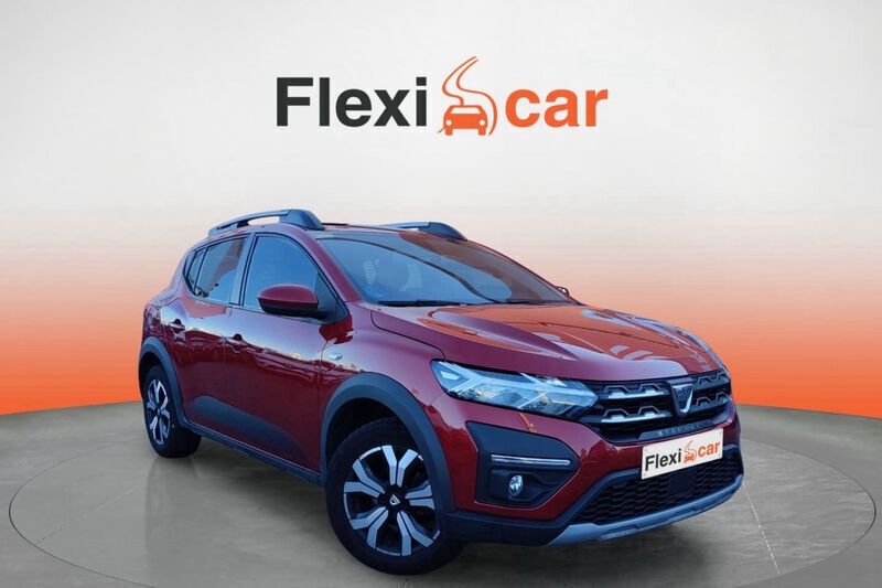 Rojo Usado 2022 Dacia Sandero Essentiel Utilitario | 11.090 € (Buen precio) - Imagen 1/4