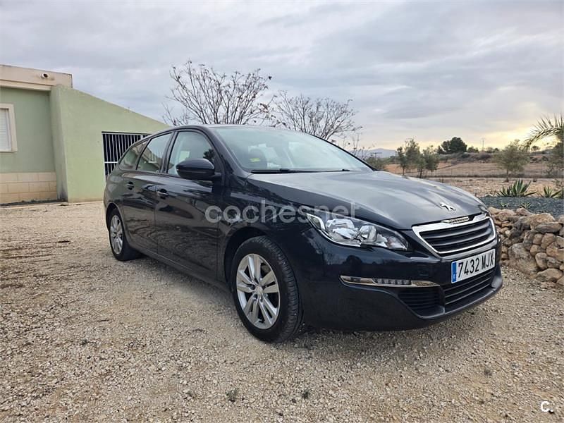 Usado Peugeot 308 SW Style 110 CV (80 kW) 2015 Azul Familiar
