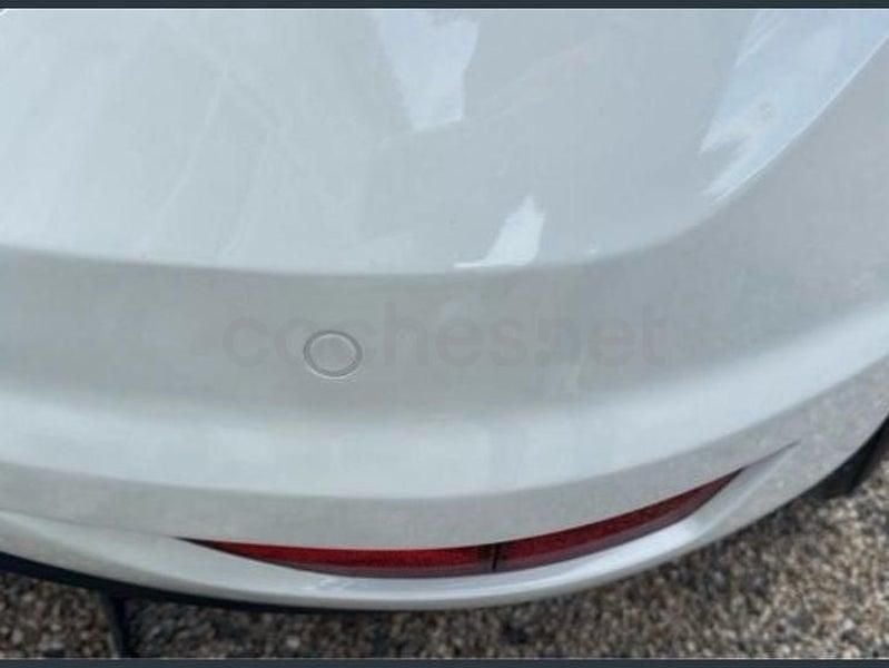 Usado VW Touran Edition 110 CV (80 kW) 2016 Blanco Monovolumen