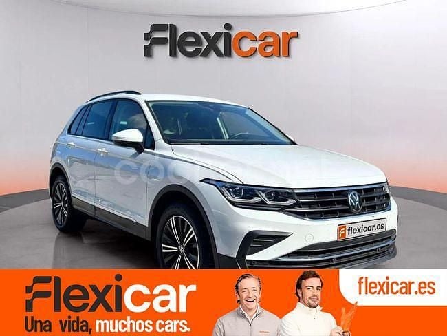 Gris / plata Usado 2022 VW Tiguan Life SUV | 28.770 € (Buen precio) - Imagen 1/4