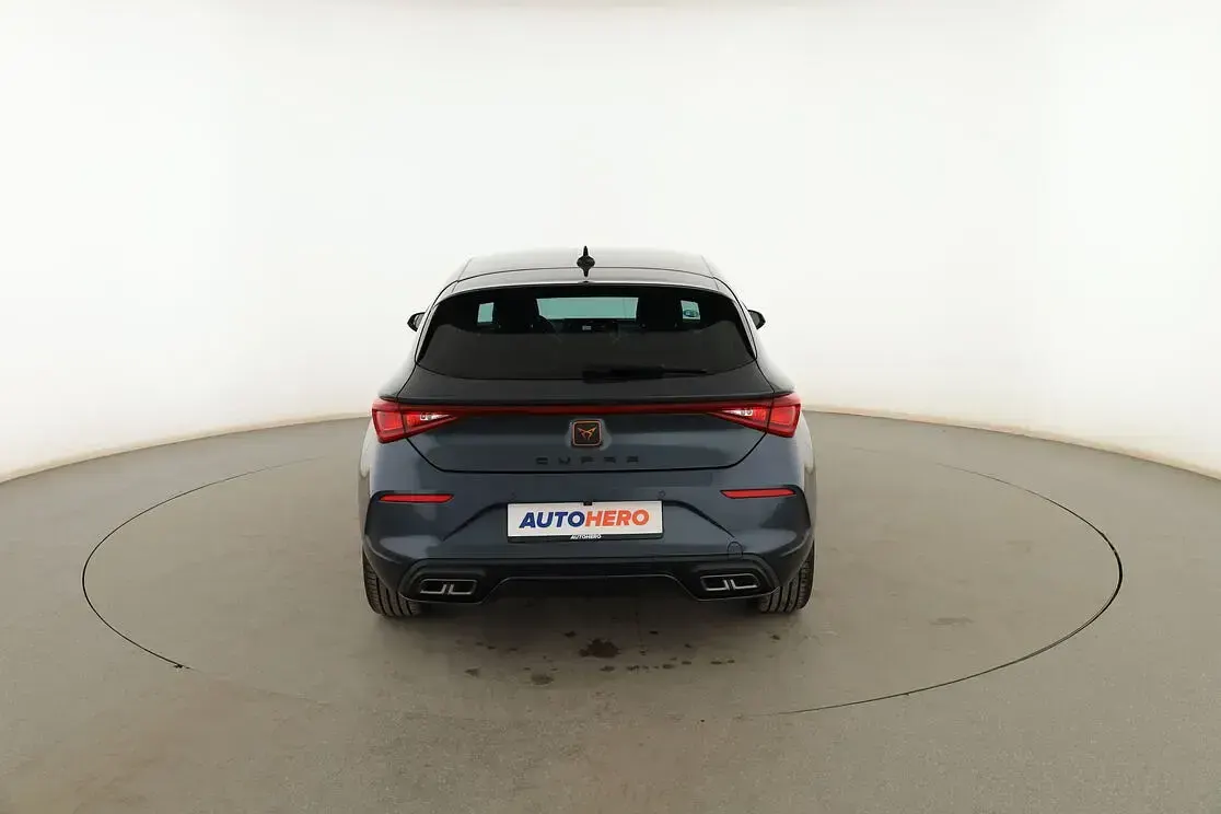 Usado Cupra Leon 150 CV (110 kW) 2023 Gris Berlina