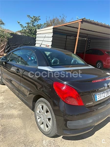 Usado Peugeot 207 CC 120 CV (88 kW) 2009 Negro Descapotable