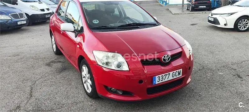 Usado Toyota Auris 90 CV (66 kW) 2008 Rojo Utilitario
