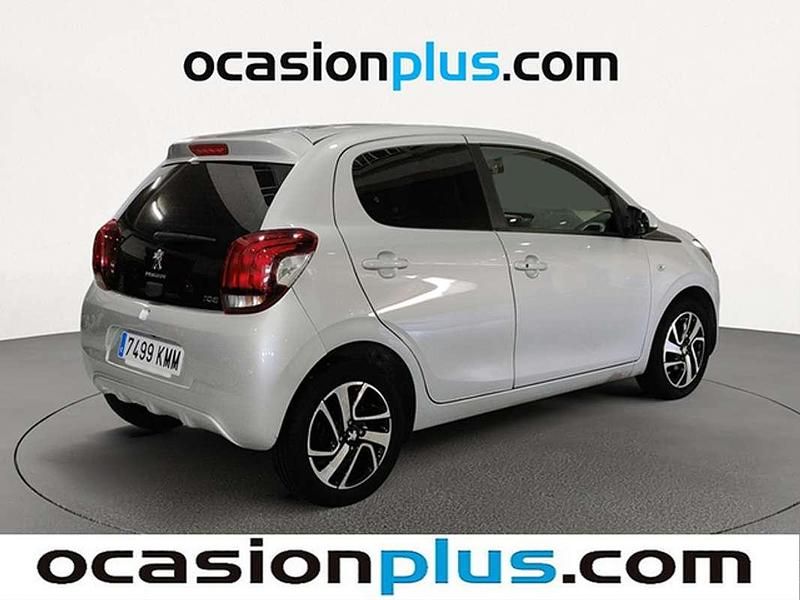 Usado Peugeot 108 Allure 82 CV (60 kW) 2018 Plateado Utilitario