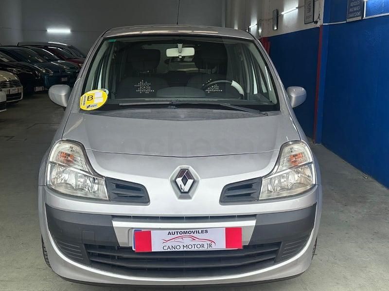 Usado Renault Grand Modus 75 CV (55 kW) 2012 Gris / plata Monovolumen