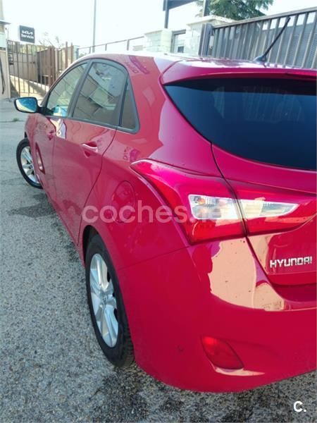 Rojo Usado 2014 Hyundai i30 Berlina | 7200 € (Precio justo) - Imagen 1/4