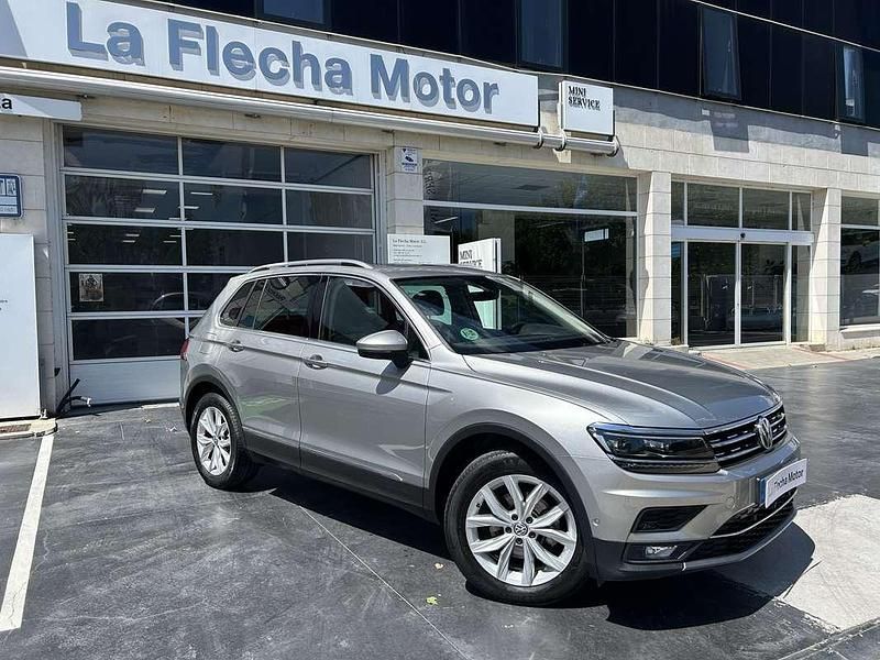 Gris / plata Usado 2018 VW Tiguan Sportline SUV | 25.000 € (Precio justo) - Imagen 1/4