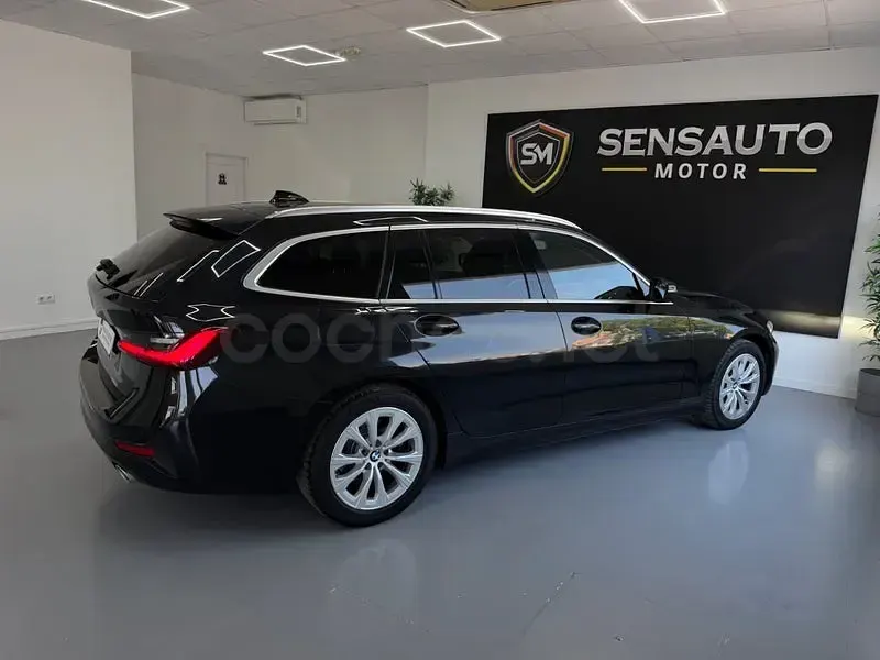 Usado BMW 318 Comfort Edition 150 CV (110 kW) 2021 Negro Familiar